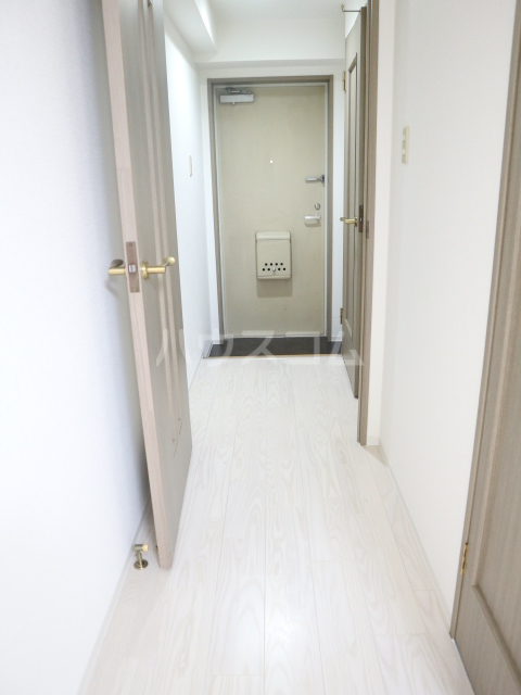 28/30 エントランス