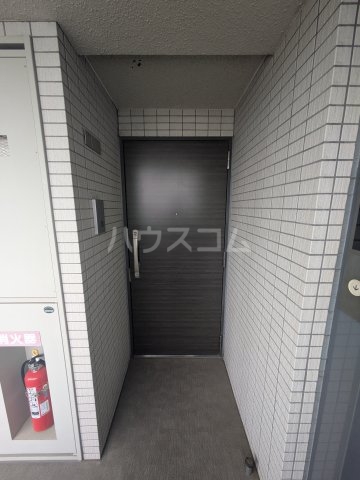 24/30 エントランス