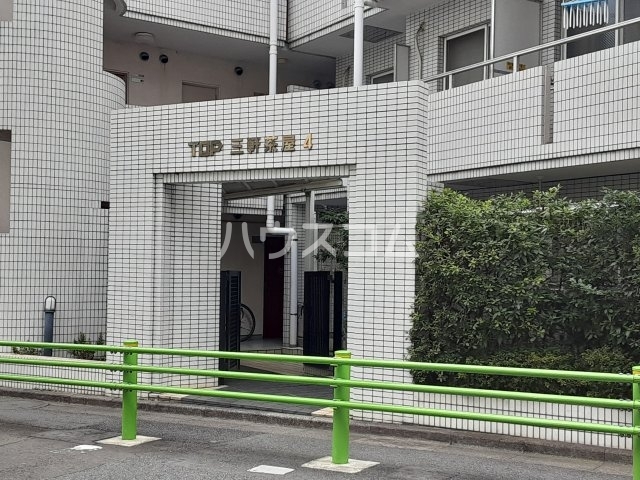 15/25 エントランス