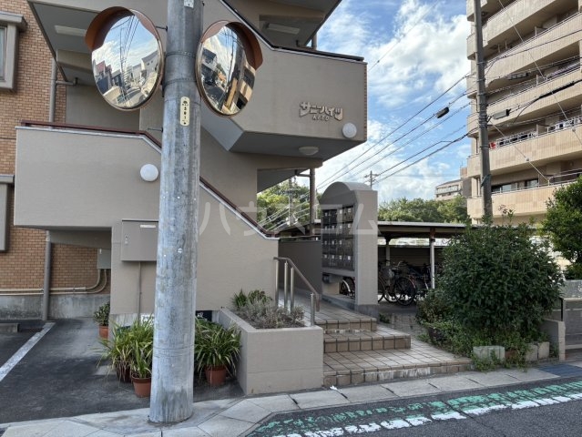 19/22 エントランス