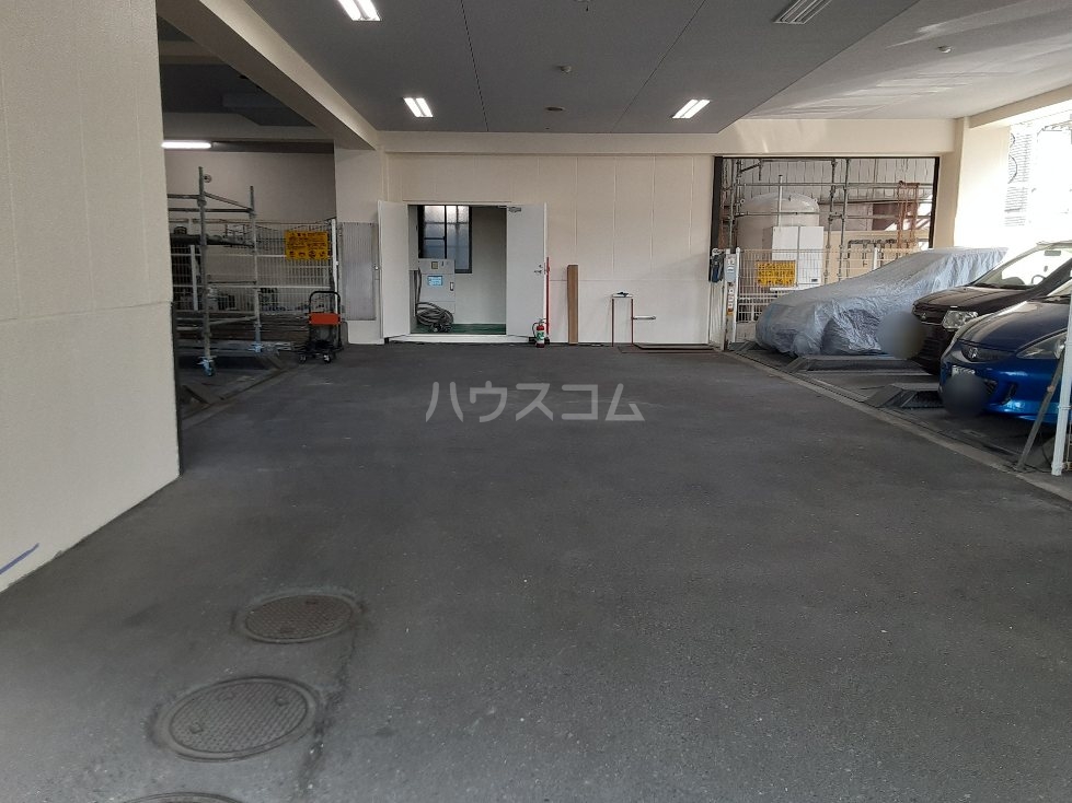 24/27 駐車場