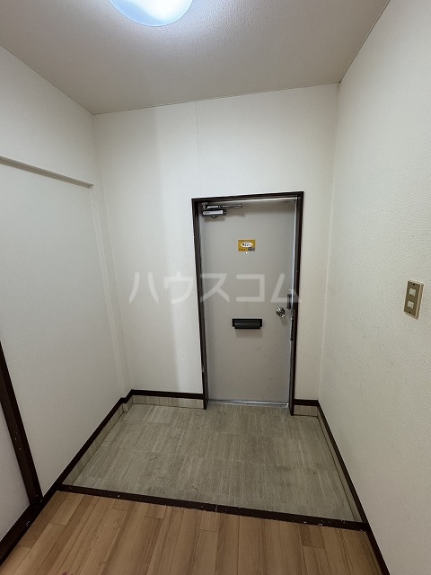 14/30 玄関
