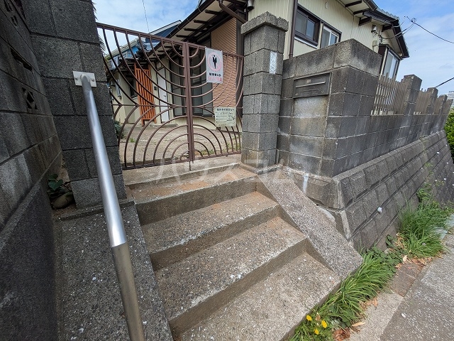 2/4 エントランス