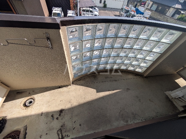 19/30 バルコニー