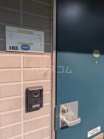 26/30 エントランス