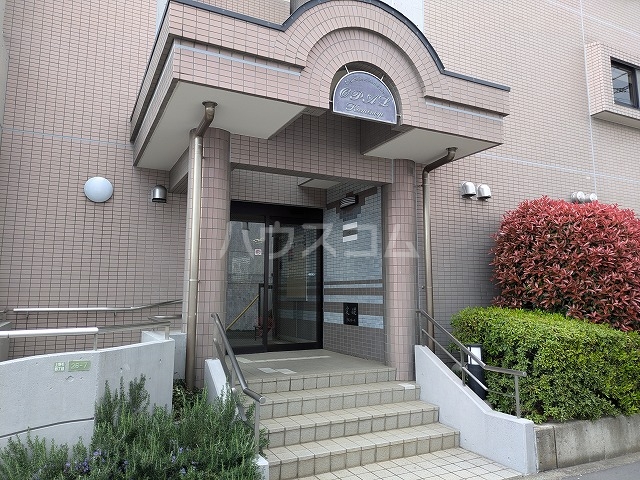 25/30 エントランス