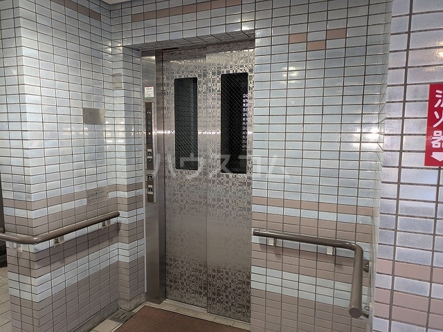 26/30 エントランス