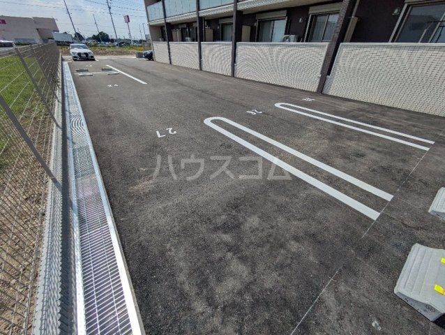 28/30 駐車場