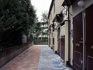 24/30 エントランス