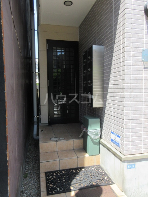 21/27 エントランス