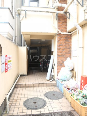 3/4 エントランス