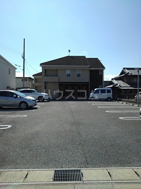 14/22 駐車場