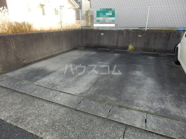 22/22 駐車場