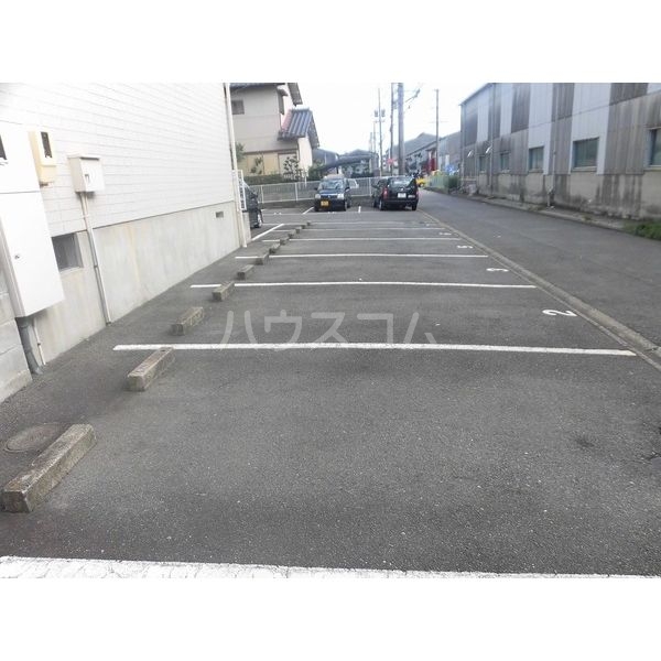 16/25 駐車場