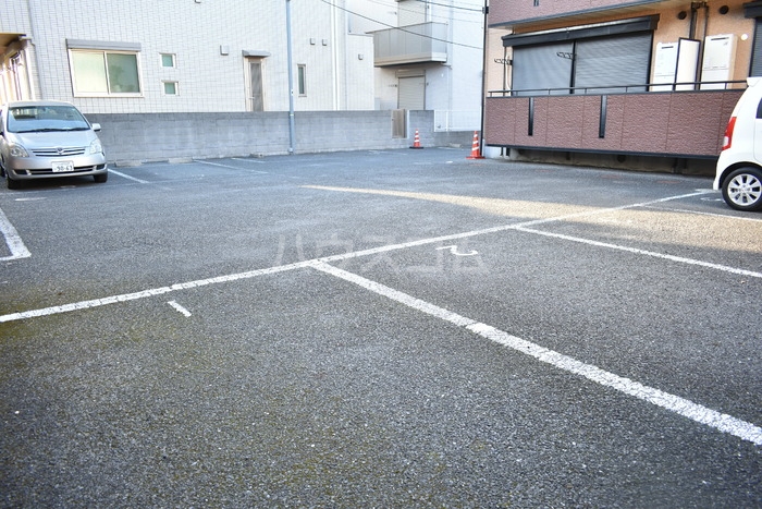 2/6 駐車場