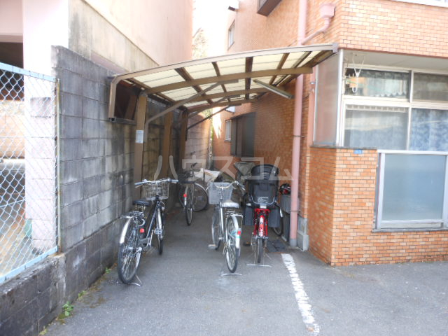 23/28 駐車場