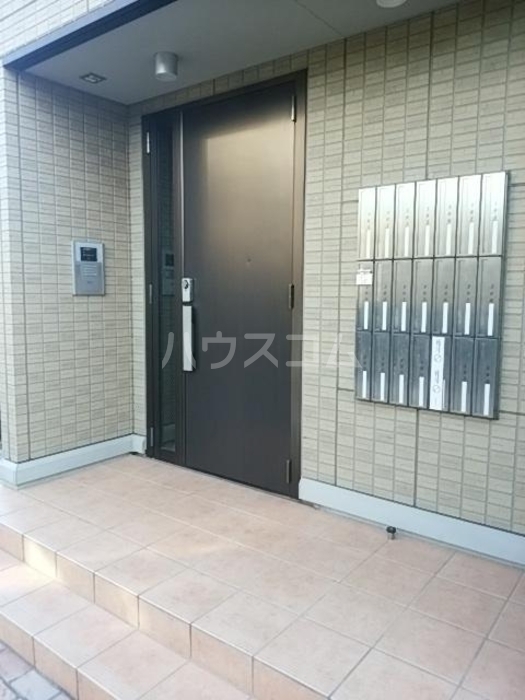 28/30 エントランス