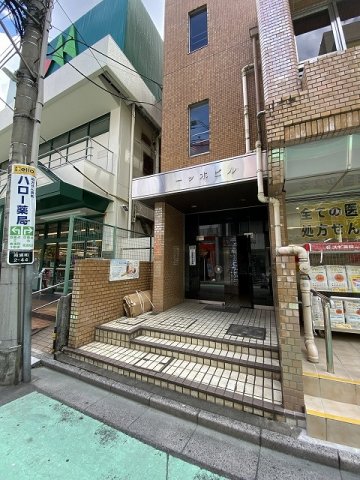25/30 エントランス