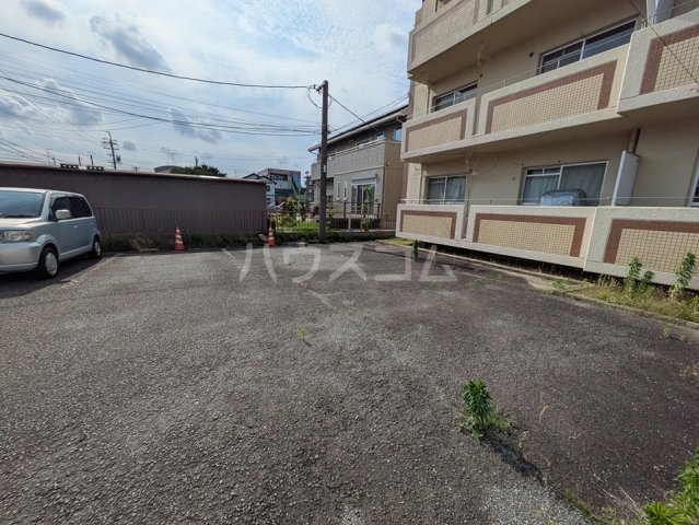 20/28 駐車場