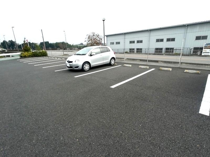 20/28 駐車場