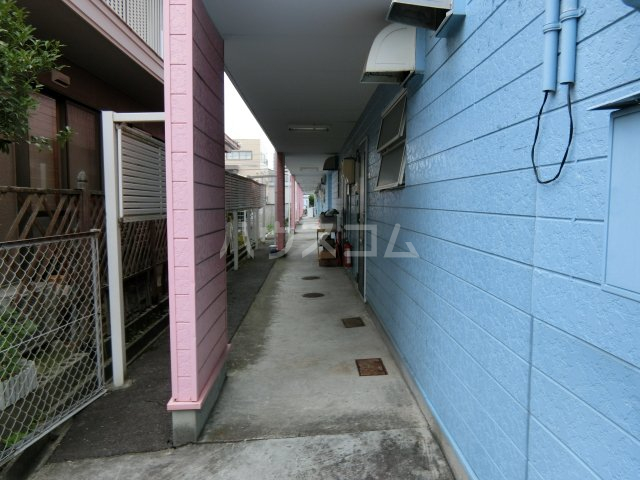 27/30 エントランス