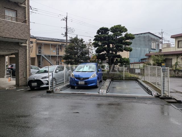 22/30 駐車場