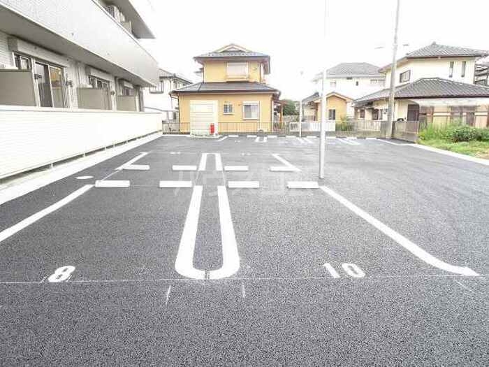 18/23 駐車場