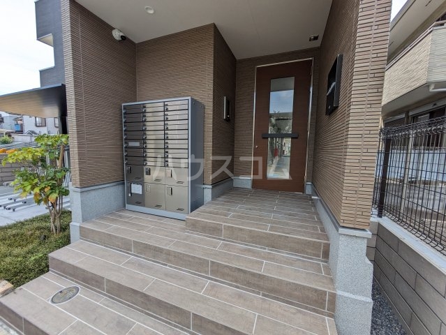 25/30 エントランス