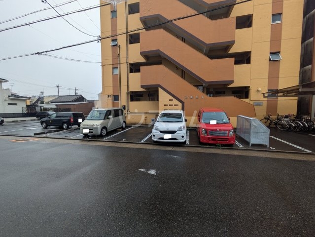 19/25 駐車場