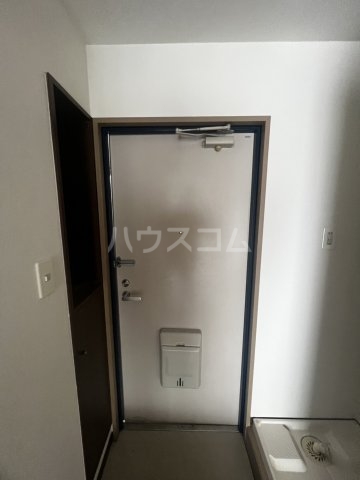 24/30 エントランス