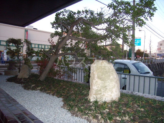 16/23 エントランス