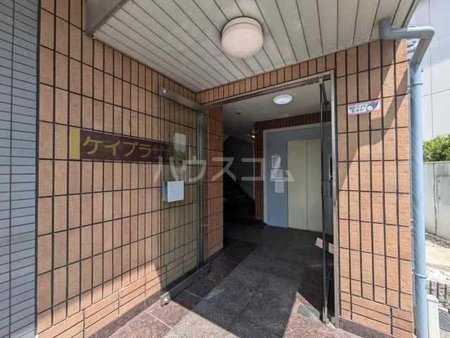 24/30 エントランス