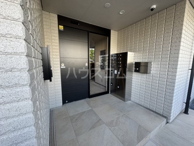 23/30 エントランス