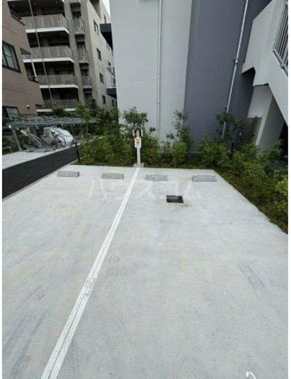 16/25 駐車場