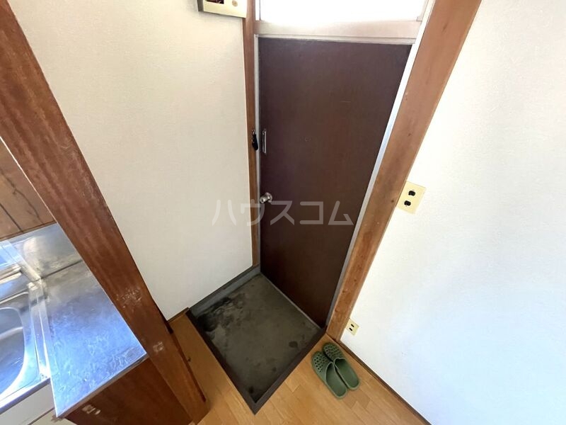 13/18 エントランス