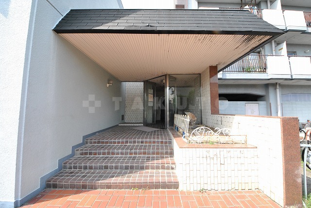 2/5 エントランス