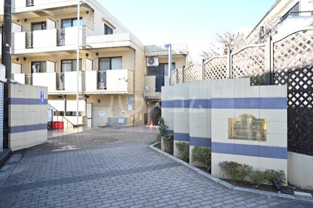 13/14 エントランス