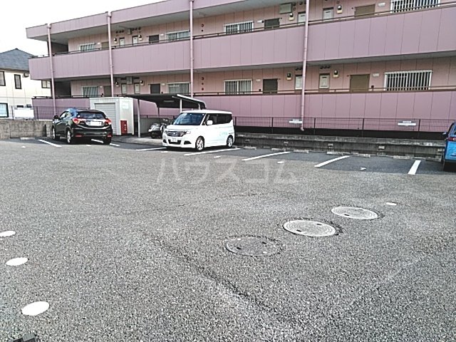 21/27 駐車場