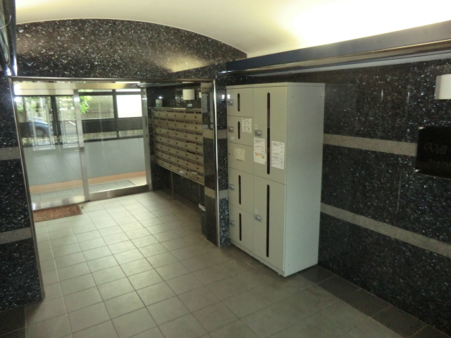 22/30 エントランス