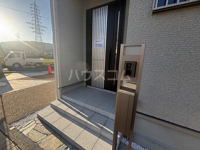 27/30 エントランス