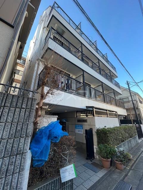 18/19 エントランス