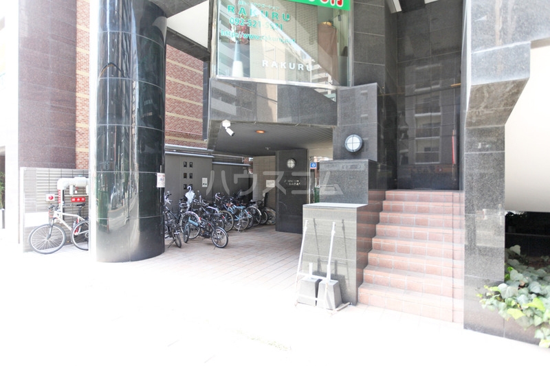 22/30 エントランス