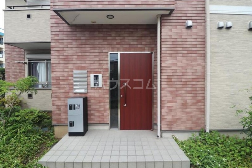 24/28 エントランス