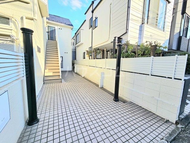 21/25 エントランス