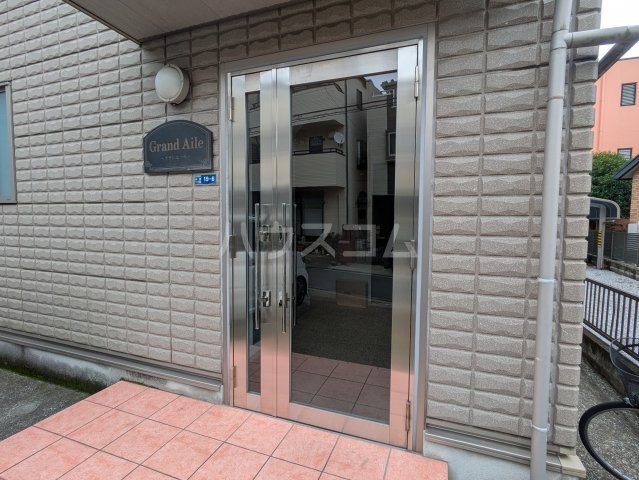 16/20 エントランス