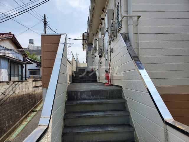 26/27 エントランス