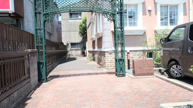 21/23 エントランス