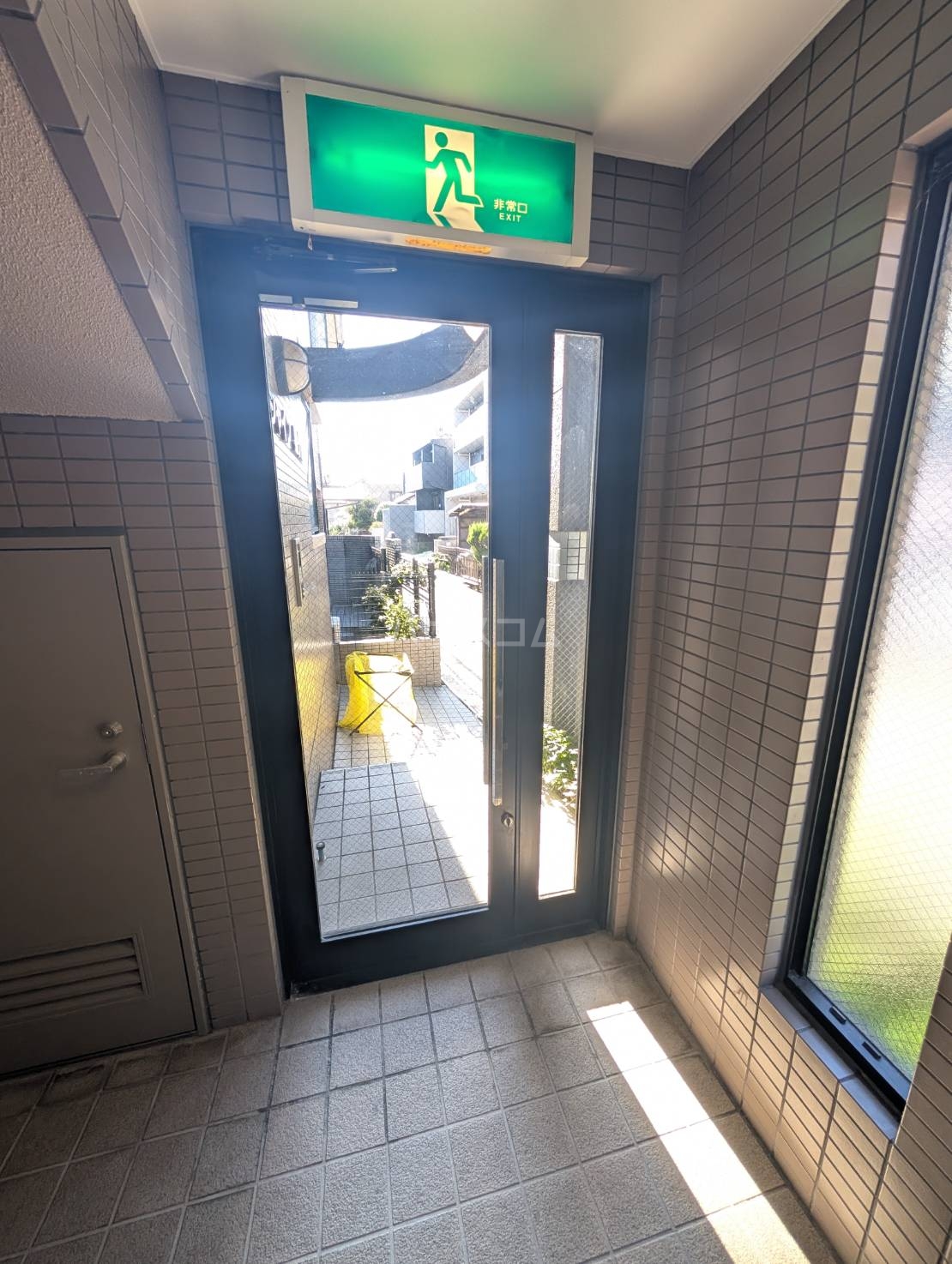 28/30 エントランス