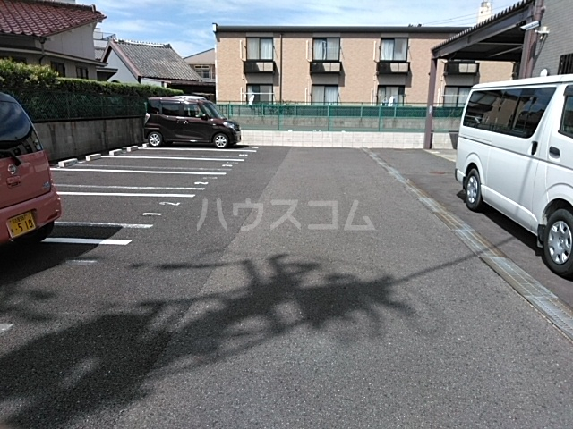 23/29 駐車場