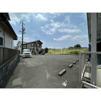 16/21 駐車場